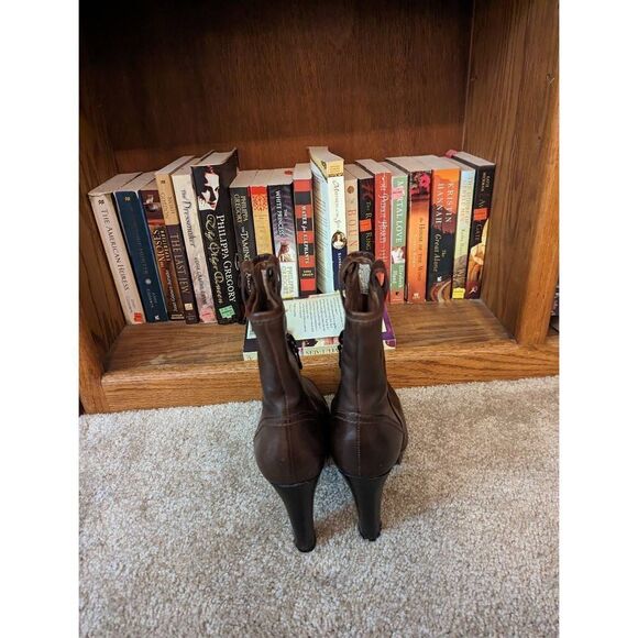 Fortress of Inca side zip stilleto leather ankle boots sz 37 euc - Picture 2 of 6